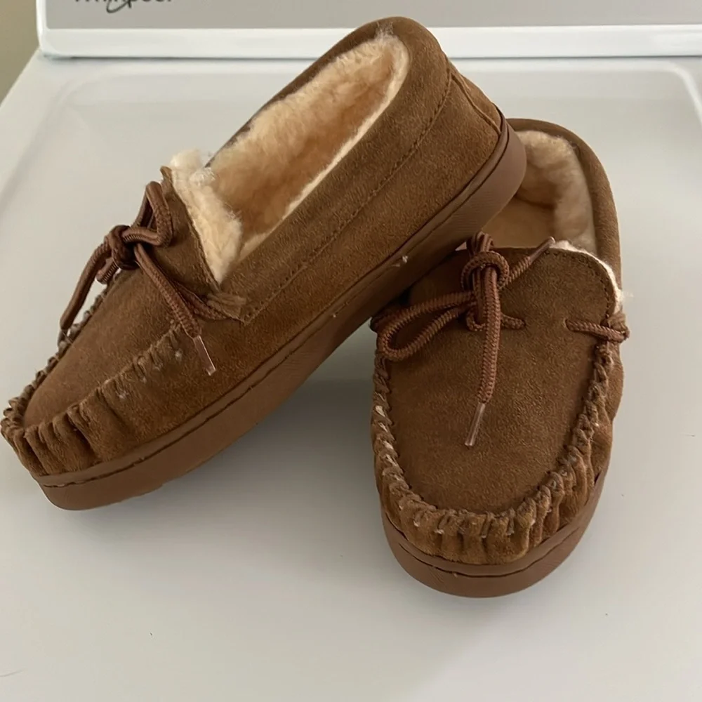 BearPaw Moc kids slippers. Size 2